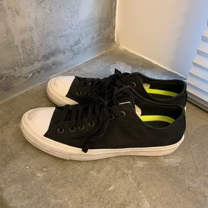 Converse Chuck Taylor 2 All Star Low Top Sneakers